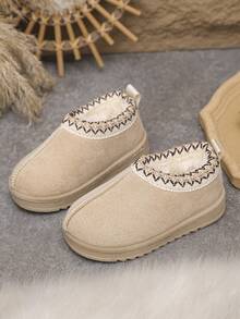 幼儿简单色块保暖内衬雪地靴，舒适又温暖