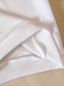 1 Stück Jungen Halloween Lässig Loose Geist und BOO Englisch Muster bedruckter Rundhals Langarm Hoodie, ein modisches Outfit geeignet für Herbst und Winter, perfekt für Halloween Partys