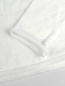 女士宽松镂空长袖白色毛衣上衣，新年白色装扮