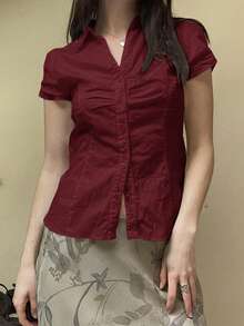 Y2K风格女式修身短袖衬衫，翻领，休闲上衣，适合毕业季夏季穿着。 - 酒紅色 - 查看 6