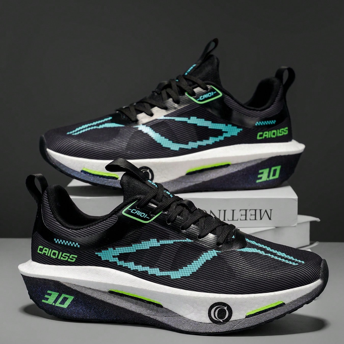 Zapatillas de running y entrenamiento cruzado para hombres, con material superior cómodo y de calidad que proporciona una experiencia de carrera lige