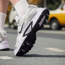 耐克男士V5 RNR复古跑步休闲运动鞋，HJ5228-104 - 白色 - 查看 3