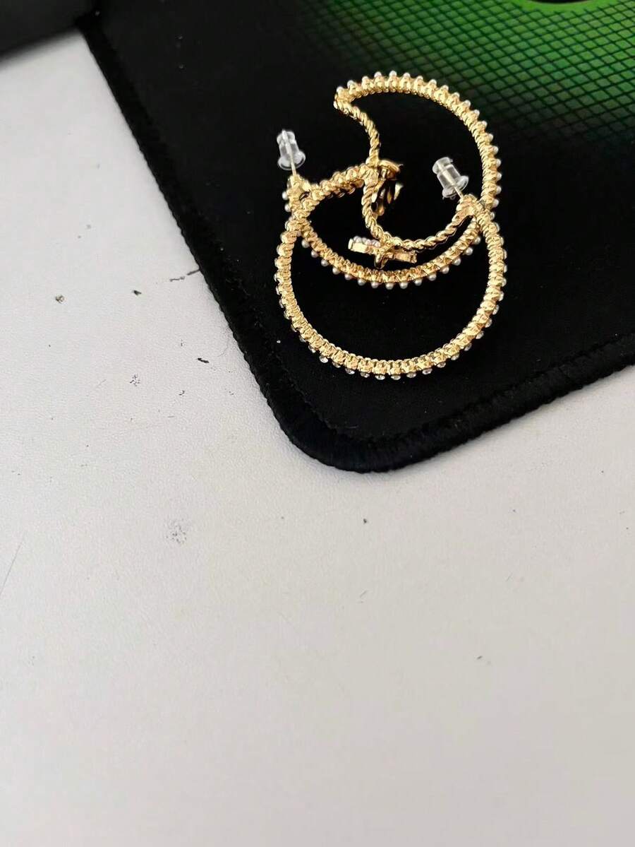 Fashionable European And American Style Gold Rhinestone Hoop Earrings, Luxurious And Elegant - Diamond Hoop Earrings - View 1