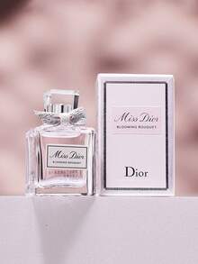 Dior [Mini] Miss Dior Blooming Bouquet EDT 5ml  / Fresh And Tender Notes / Bergamot Essence & Damascus Rose Essence And Peony Note & White Musks / A Faceted And Spontaneous Bouquet Of Newly Blossomed Flowers. Its Contrasting Scent Opens With A Burst Like That Feeling Of Falling Head Over Heels, Conveyed In The Lively Notes Of Sweet Pea And Bergamot.
