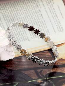 Fashionable Stainless Steel Daisy Zirconia Bangle, Suitable For Women's Party, Daily Wear, Classic Floral Design Wrist Jewelry Gift - Steel - View 5