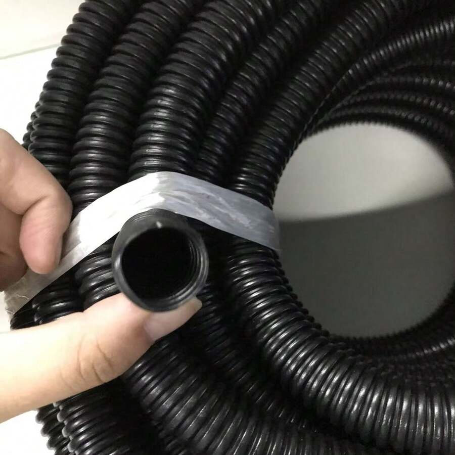 25m Rolle mit 1,8cm-2cm Durchmesser schwarzem PVC gewelltem Rohr, weich & flexibler Schutzkanal, resistent gegen Nagetiere & Insekten, offenes Ende