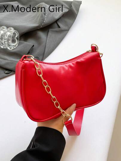 装饰性搭扣细节、缝线、链条肩带单肩包，女士装饰性搭扣单肩包，街头时尚流浪包，中小号斜挎包和钱包套装，适合购物、约会、作为女士礼物，也适合青少年、大学生、工作、商务、通勤等场合。