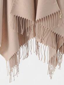 1件女士纯色仿羊绒流苏超大披肩领开襟保暖斗篷，适合搭配连衣裙 - 卡其色 - 查看 3