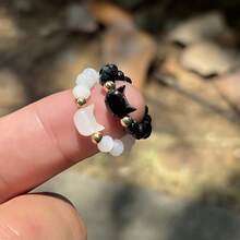 2 Confezioni di Anelli a Forma di Gatto Nero e Bianco - Set di Anelli Impilabili Regolabili con Cristalli Elastici per Donne e Ragazze, Gioielli Carini a Tema Gatto Come Regalo per Migliori Amiche, Amanti degli Animali e Compleanni