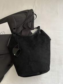 2026新款复古休闲大容量通勤手提包，女士时尚纯色水桶单肩包 - 黑色 - 查看 7