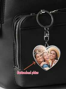 1 pieza Llavero personalizado de acero inoxidable con foto a color, un accesorio de bolso con diseño de imagen de doble cara, que sirve tanto como un accesorio práctico para llaves como un colgante de equipaje pensativo.
