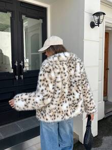 女士豹纹波点短款皮草外套，展现“暴妻”风格，彰显老钱气质，适合派对、冬季穿着，豹纹开襟皮草外套，也适合万圣节、圣诞节等节日穿着。 - 豹紋 - 查看 3