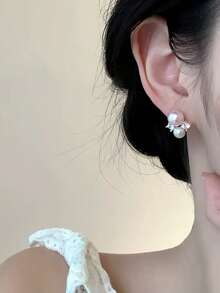 1 对优雅法式甜美温柔个性化粉色人造珍珠镶嵌水晶耳钉，适合女性日常、通勤、约会、度假、订婚佩戴 - 銀色 - 查看 4