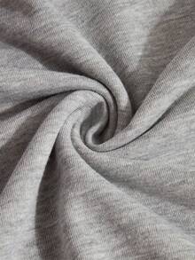 SpongeBob SquarePants Bộ sưu tập Xuân, Hè, Thu và Đông mới sắp ra mắt! Áo sweatshirt in hình "Văn học Tâm trạng" này thể hiện hoàn hảo tâm trạng của giới trẻ hiện đại! Mặt sau in dòng chữ vui nhộn "Sau một cơn suy sụp tinh thần...", kết hợp với họa tiết hoa, vừa tự trào phúng vừa dễ thương. Chất liệu mềm mại, thân thiện với da và kiểu dáng rộng rãi mang lại sự thoải mái thường ngày, cùng với chi tiết hoa ở cổ tay áo là điểm nhấn cuối cùng! - Màu xám 2 - Xem 5