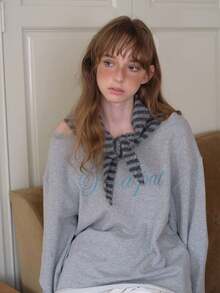 欧洲设计师针织条纹小三角围巾，女士保暖条纹围脖头巾，街头时尚头巾，可爱女孩小三角围巾，秋冬连衣裙搭配 - 彩色 - 查看 7