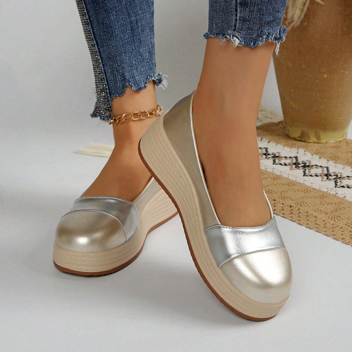 Zapatos de mujer con plataforma y cuña de estilo fashionable, nuevos zapatos de estilo europeo y americano multicolor versátiles de caña baja, zapa