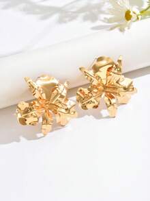 2pcs Exaggerated Vintage Coin Flower Metal Earrings For Women, Suitable For Wedding, Party, Date, Bridesmaid, Holiday Gift, Daily Matching