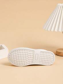 1 Pair New Girls White Sneakers, Children's Sports Shoes, Cute Girls Shoes, White Student Flat Shoes, Casual Breathable Versatile Comfortable, Suitable For Outdoor Sports, Student Campus Shoes