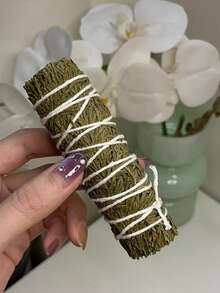 Incienso natural de Cupressus Torulosa, purifica el espacio y ayuda a la meditación