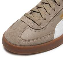 Puma 男女通用休闲运动鞋，Club II Era 舒适轻便日常通勤鞋，397447-35 - 冰咖色-彪馬白 - 查看 7