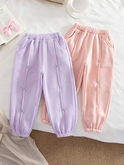2 件套年轻女孩时尚可爱蝴蝶结图案刺绣休闲袖口长裤，柔软舒适的松紧腰身，毛绒加厚款式，休闲百搭运动风，适合秋冬户外活动、上学、骑自行车、慢跑、派对、度假、聚会和日常休闲，任何场景