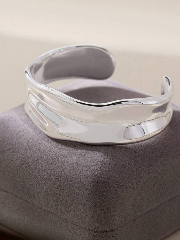 سوار معدني سبيكة أنيق بنقوش معدنية عتيقة غير متماثلة محدبة-مقعرة، باللون الفضي والذهبي الوردي، مناسب للارتداء اليومي والحفلات والمناسبات والمهرجانات الموسيقية والعطلات