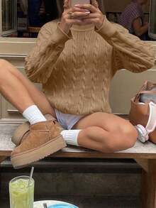 FOR BEAUTY 纯色极简圆领扭结针织长袖毛衣，女士时尚落肩套头衫，新年版 - 暖棕色 - 查看 2