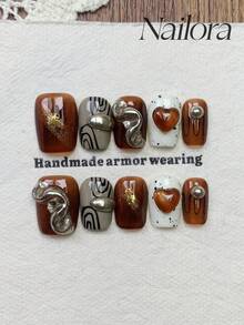 10片手工方形美甲贴片，短款，复古棕色、灰色、白色，含闪粉、金箔、3D爱心美甲饰品、手绘不规则线条金属圆点、铬粉美甲，简约优雅奢华的冬季美甲，极简美学秋季美甲贴片，多功能DIY假指甲，适合派对、日常、约会、工作场合，可重复使用，送给女性和女孩的美甲用品。 - 彩色 - 查看 10