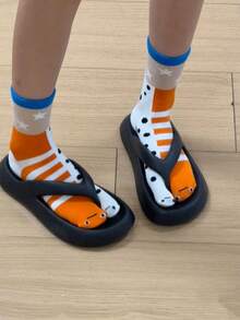 1 Pair Cute & Quirky Toe Separator Abstract Ugly Cute Moray Eel Aquarium Themed Socks, Unique Gift For Couples & Best Friends