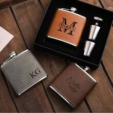 Cantil de couro personalizado para homens, presentes para padrinhos, presentes para o melhor homem, cantil de couro para bolso, cantil gravado personalizado para padrinhos, cantil de casamento, presente gravado para o pai, presente para o noivo, presentes para o namorado, presentes para o marido, presentes exclusivos para padrinhos de casamento e despedida de solteiro, presente para o pai, multifuncional, ornamental, reutilizável, requintado, elegante, de alta qualidade, colorido, moderno, personalizado, único, cantil personalizado, ambiente acolhedor, decoração de Natal