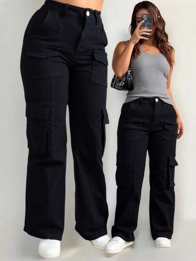 Pantalones cargo de tiro alto en color negro, corte holgado y amplio, versátiles para uso casual