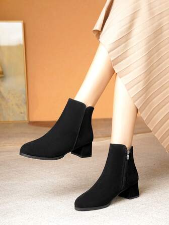 Autumn/Winter New Suede Ankle Boots For Women, Red Mid-Heel Short Tube Versatile Thick Heel Plus Size Thermal Lined Ankle Boots