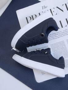 1 Paio di Sneaker Minimaliste per Bambini in Materiale PU, Decorazione con Lacci, Alla Moda e Confortevoli, Antiscivolo e Durevoli, Scarpe da Passeggio Leggere per Bambini, Adatte per Uso Quotidiano e Attività Fisica - Blu Navy - Visualizzare 3