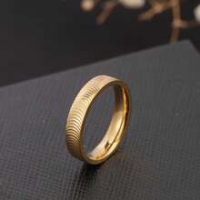 1 chiếc nhẫn thép không gỉ mạ vàng 18K, thiết kế độc đáo với họa tiết sóng, tối giản, cá tính, đa năng, phù hợp để đeo hàng ngày, quà tặng thích hợp cho bạn gái, quà tặng giao lưu. - Vòng nhiều sóng chải - Xem 8