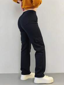 Pantalones cargo de tiro alto en color negro, corte holgado y amplio, versátiles para uso casual - Negro - Ver 3