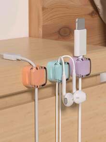 3 piezas Clips magnéticos de cable con soporte adhesivo ajustable - Fuerte atracción magnética y base adhesiva, multicolor (blanco, rosa, morado, azul claro, verde menta) para escritorio de oficina en casa, coche, pared, mesita de noche - Organiza cargadores, cables, auriculares, clips, escritorio ordenado, plástico minimalista