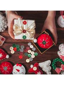 50pcs Christmas Wooden Buttons, 6 Colors, 0.79 Inch, Plaid Wooden Buttons With 4 Holes, Black And Red Wooden Buttons, Plaid Craft Buttons, Round Decorative Buttons, DIY Sewing Christmas Stocking Decor, Christmas Holiday Supplies