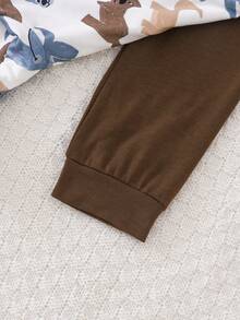 两件套男婴秋冬套装 - 长袖圆领可爱小狗卡通印花休闲连体衣，适合户外活动穿着