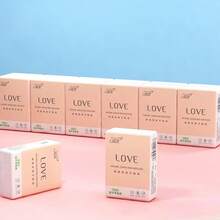 Fazzoletti di carta a tre strati ultra morbidi, tovaglioli di dimensioni da viaggio (6 fogli per confezione), adatti per San Valentino, Festa della Mamma, Natale e ogni tipo di festa - Bianco - Visualizzare 6