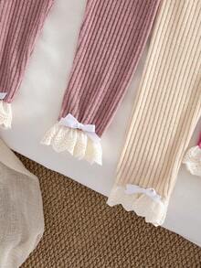 Zestaw 3 modnych i uroczych, jednokolorowych, elastycznych legginsów z wysokim stanem dla młodych dziewcząt, dzianinowe, miękkie i wygodne, koronkowe nogawki, swobodny i uniwersalny styl, idealne na wiosnę i jesień, zajęcia na świeżym powietrzu, do szkoły, joggingu na świeżym powietrzu, jazdy na rowerze, spotkań towarzyskich, imprez i codziennego wypoczynku