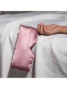 1个/2个装100%桑蚕丝奢华男女通用睡眠眼罩，可水洗重复使用，透气遮光，可调节，提供极致睡眠体验，适用于卧室、旅行、办公室、学校等场合，是馈赠家人、同事和朋友的理想礼物，眼罩可完全遮盖双眼，是旅行必备品。 - 多色 - 查看 7