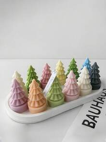 1 个迷你底座圣诞树硅胶模具，适用于 DIY 香薰蜡烛、混凝土树装饰、粘土挂饰和手工皂，非常适合圣诞家居装饰、新年礼物、冬季工艺课程，易于操作和展示成品。 - 白色 - 查看 3