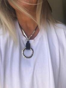 1pc Fashion Cross Classic Necklace, Gothic Style Leather & Metal Silver Tone Pendant Necklace, Suitable For Party, Gathering, Birthday Gift, Daily Wear