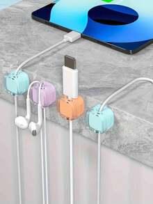 3 piezas Clips magnéticos de cable con soporte adhesivo ajustable - Fuerte atracción magnética y base adhesiva, multicolor (blanco, rosa, morado, azul claro, verde menta) para escritorio de oficina en casa, coche, pared, mesita de noche - Organiza cargadores, cables, auriculares, clips, escritorio ordenado, plástico minimalista