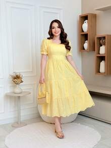 Elegant 3D Embroidered Laise Midi Dress In 100% Cotton With Puff Sleeves And Flared Skirt - 奶油黃 - 查看 1