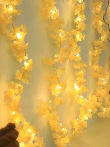 1 Stück romantisches Märchen Kirschblüten Fenster Vorhang Lichterkette, Schlafzimmer Dekoration Blumen Kranz Licht, geeignet für Kinderzimmer, Wohnzimmer/Schlafzimmer, Möbeldekoration und Geburtstag, Hochzeit, Weihnachten, Feiertage & Party Zubehör, Neujahr, Ramadan, Vorhänge, Kamin, Treppen, Weihnachtsbaum Beleuchtung, schafft eine frische und festliche Atmosphäre, batteriebetriebene Wanddekoration, ganzjährig (Batterien nicht enthalten)