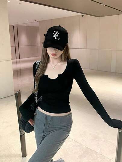 U领长袖修身性感极简主义T恤上衣，女士款，情人节，春夏黑色