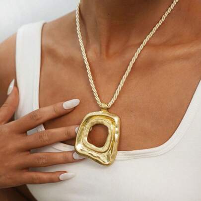 1pc Matte Gold Color Asymmetrical Hollow Square Shape Pendant Chunky Necklace Suitable For Women's Daily Wear