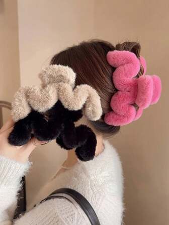 1pc Large Multicolor Plush Claw Clip, Suitable For High Volume Hair, Autumn/Winter Hair Claw Wave Hair Claw Fall Hair Accessories Winter Hair Clips Fuzzy Hair Clutch Fashion Clips For Hair Elegant For Vacation Outfits Woman