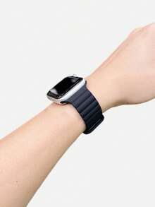 1条男女通用硅胶磁吸表带，兼容 42mm、38mm、40mm、41mm、44mm、45mm、46mm、49mm，时尚智能手表替换表带，适用于Ultra2、Ultra SE2、SE 11、10、9、8、7、6、5、4、3、2、1系列，可作为学生返校礼物 - 黑色 - 查看 6
